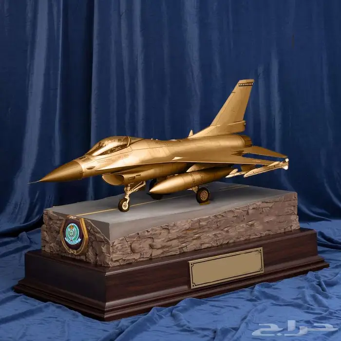 دروع وهديا تذكارية لكبار الشخصيات 44