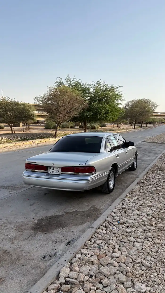 فورد كراون فكتوريا موديل 1997 أمريكي 5