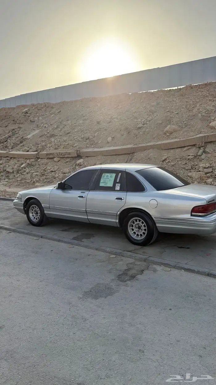 فورد كراون فكتوريا موديل 1997 أمريكي 4