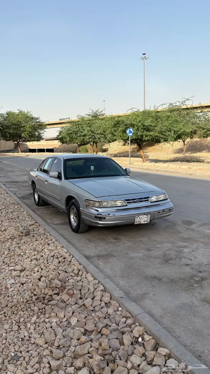 فورد كراون فكتوريا موديل 1997 أمريكي 2