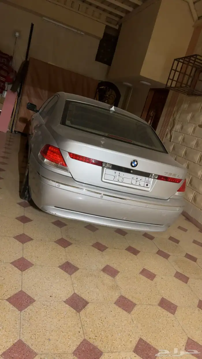 على السوم Bmw 2004 مخزن ولوحه مميزه 3