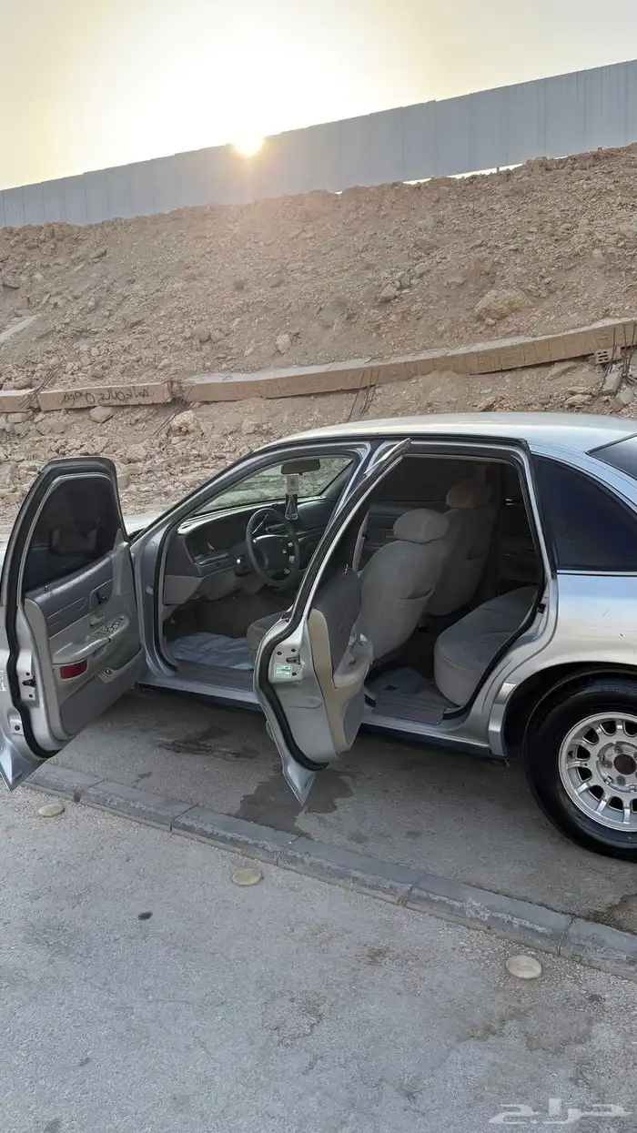 فورد كراون فكتوريا موديل 1997 أمريكي 8