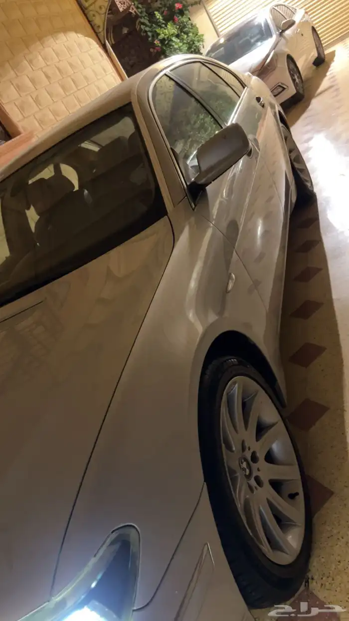 على السوم Bmw 2004 مخزن ولوحه مميزه 2