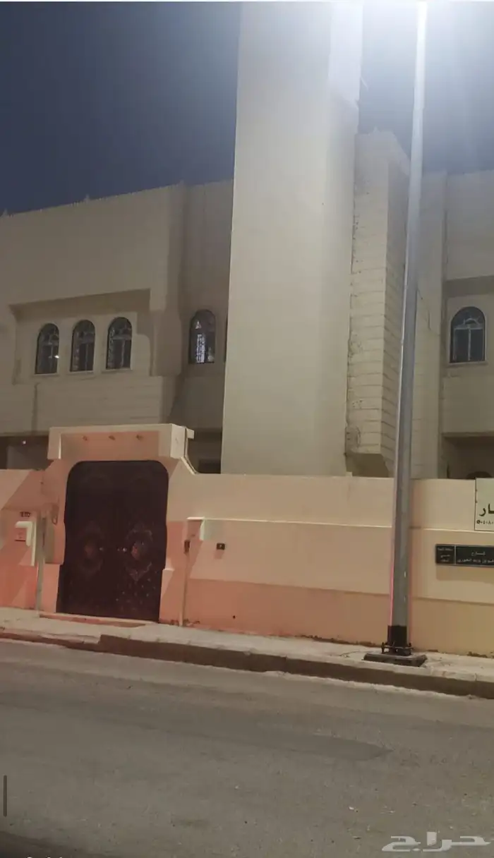فيلا وشقه للبيع في موقع مميز بسعر مليون 400الفبالمدينه 0