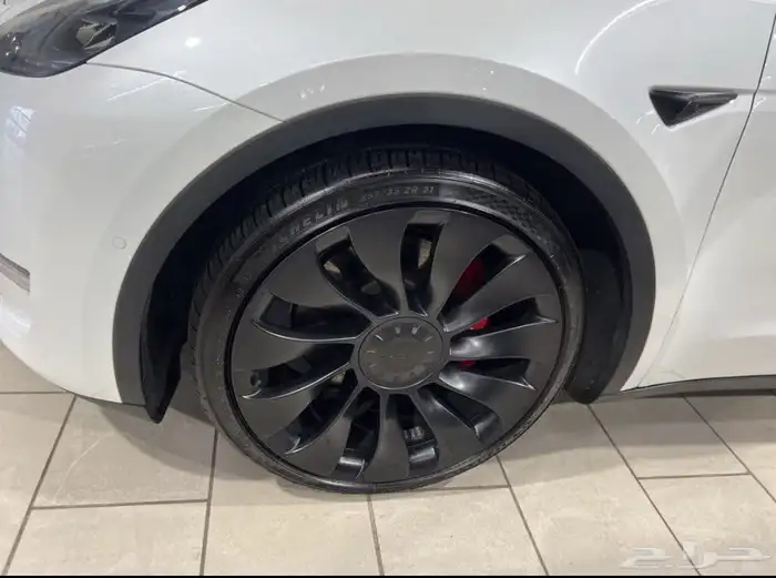 2023 Tesla Model Y Performance AWD 6