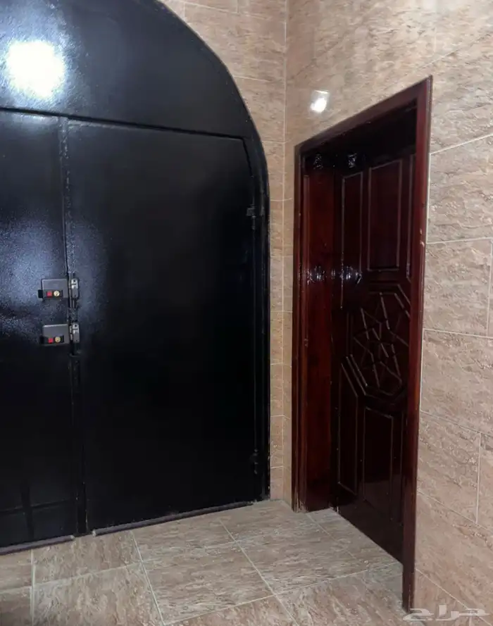 فيلا وشقه للبيع في موقع مميز بسعر مليون 400الفبالمدينه 18