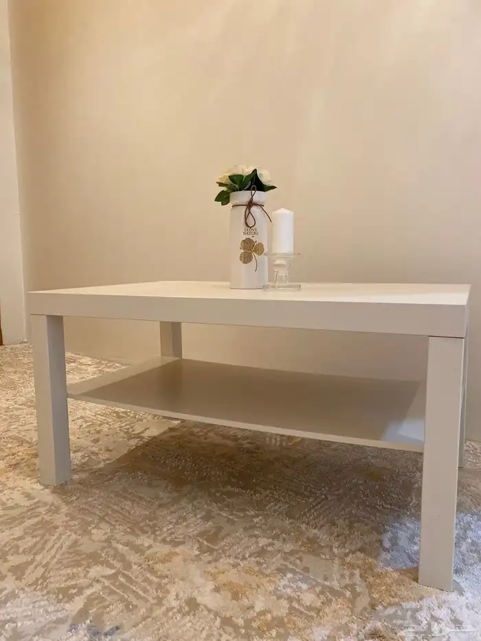 طاولات للبيع 1