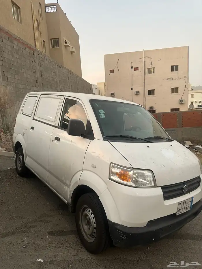 فان سوزوكي للإيجار 2