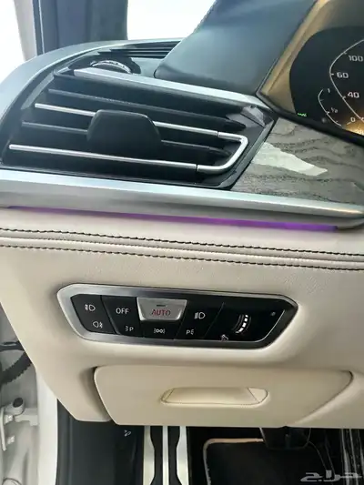 اكس 7 بي ام دبليو 2020 M50i فل كامل انديفيجوال X7 13