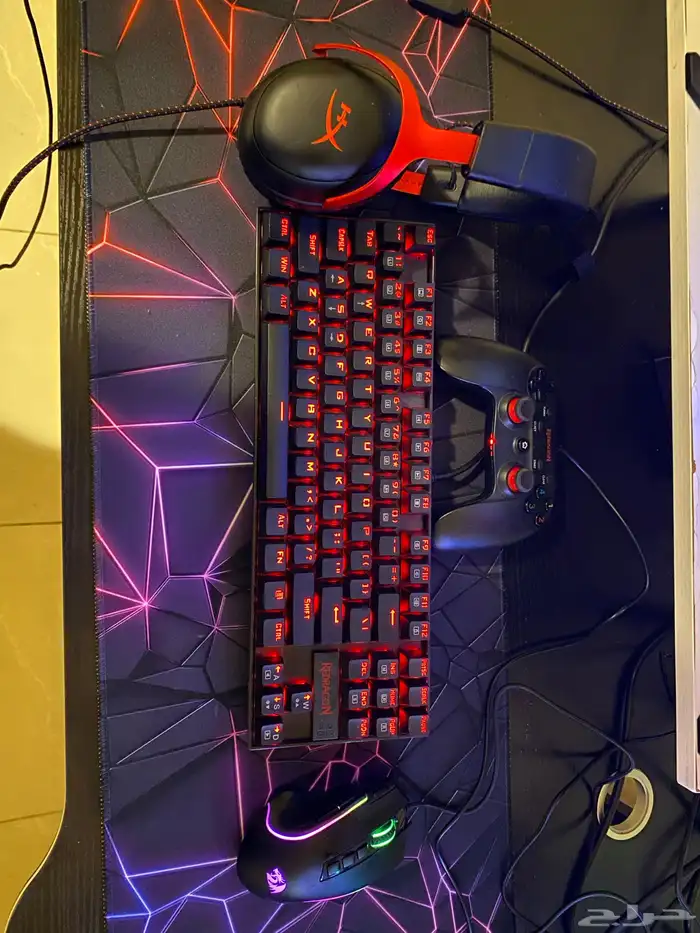 بيسي PC بجميع ملحقاته 3
