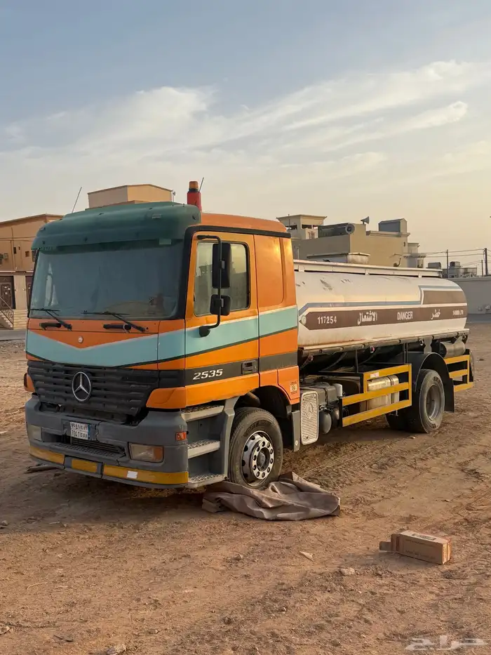 عايدي اكتروس تانكي محروقات نظيف جدا  موديل 2001 0