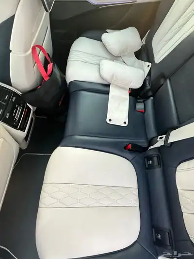 اكس 7 بي ام دبليو 2020 M50i فل كامل انديفيجوال X7 14