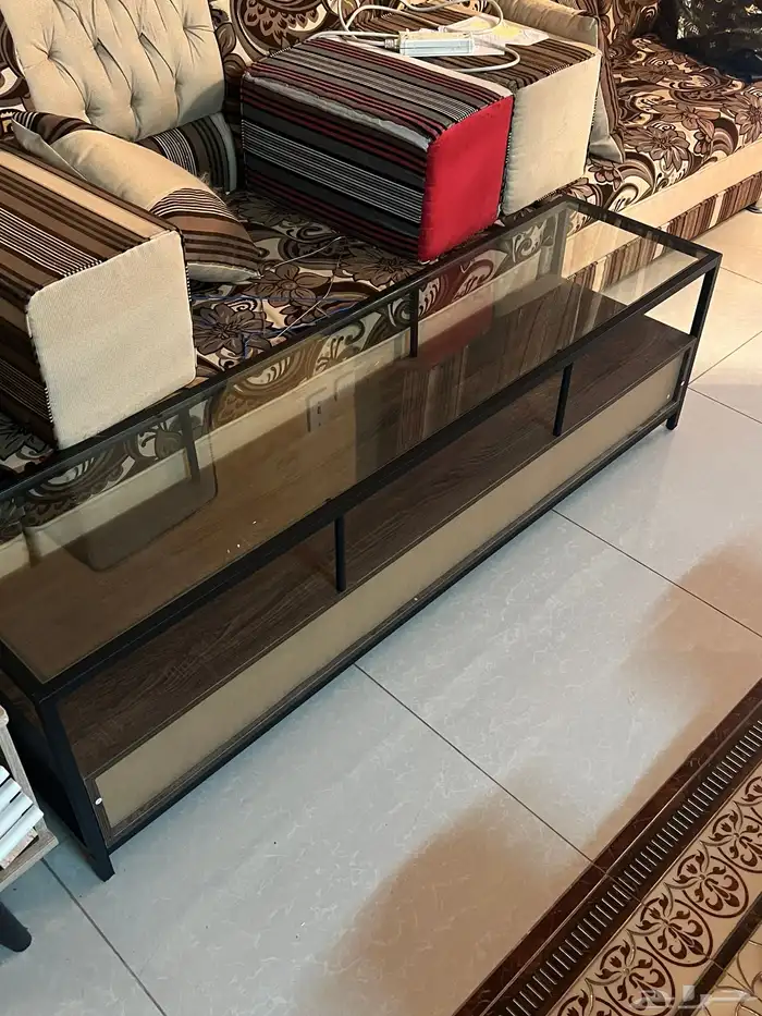 طاولة تلفزيون مقاس 160 0