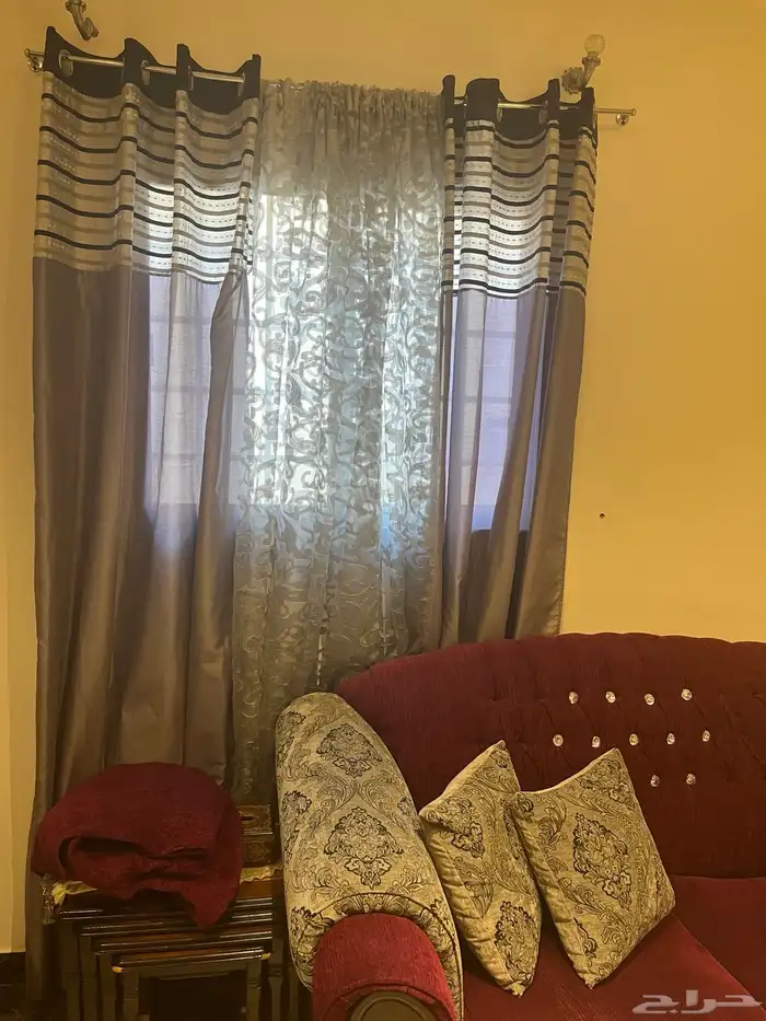 طقم كنب مع طاولة سفره 5