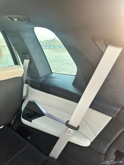 اكس 7 بي ام دبليو 2020 M50i فل كامل انديفيجوال X7 41