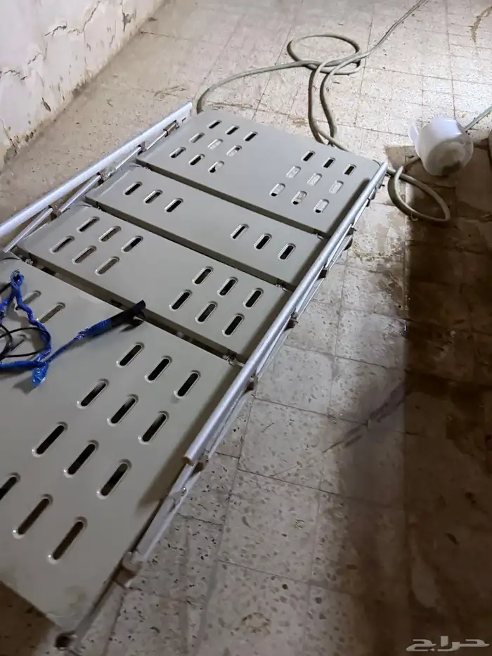 سرير طبي كهربائي 1