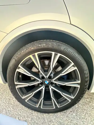 اكس 7 بي ام دبليو 2020 M50i فل كامل انديفيجوال X7 39