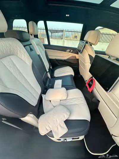 اكس 7 بي ام دبليو 2020 M50i فل كامل انديفيجوال X7 26