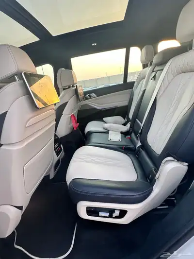 اكس 7 بي ام دبليو 2020 M50i فل كامل انديفيجوال X7 15