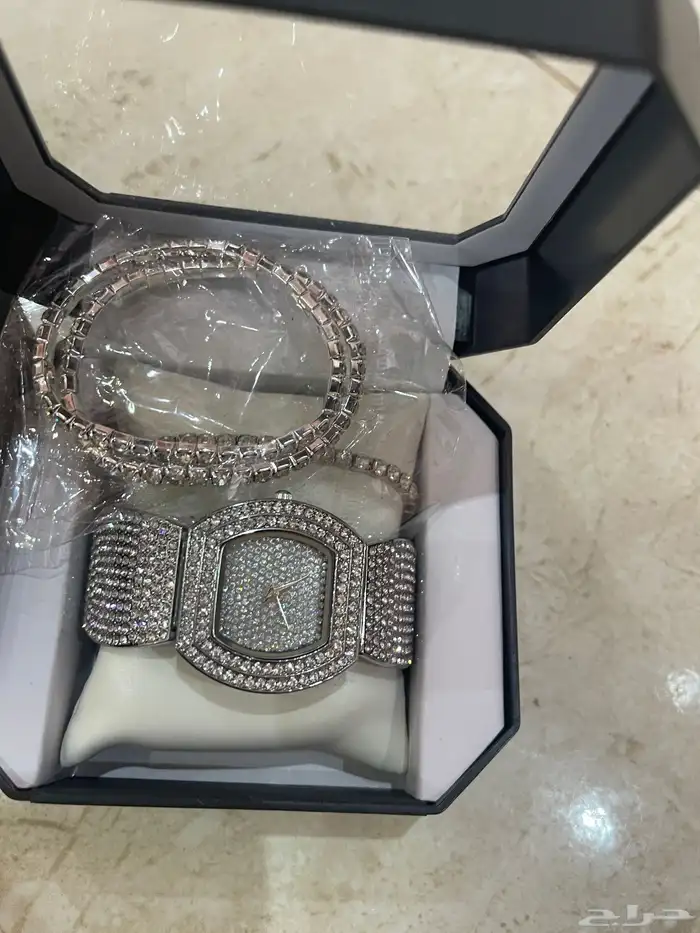ساعات نسائية جديدة للبيع 4