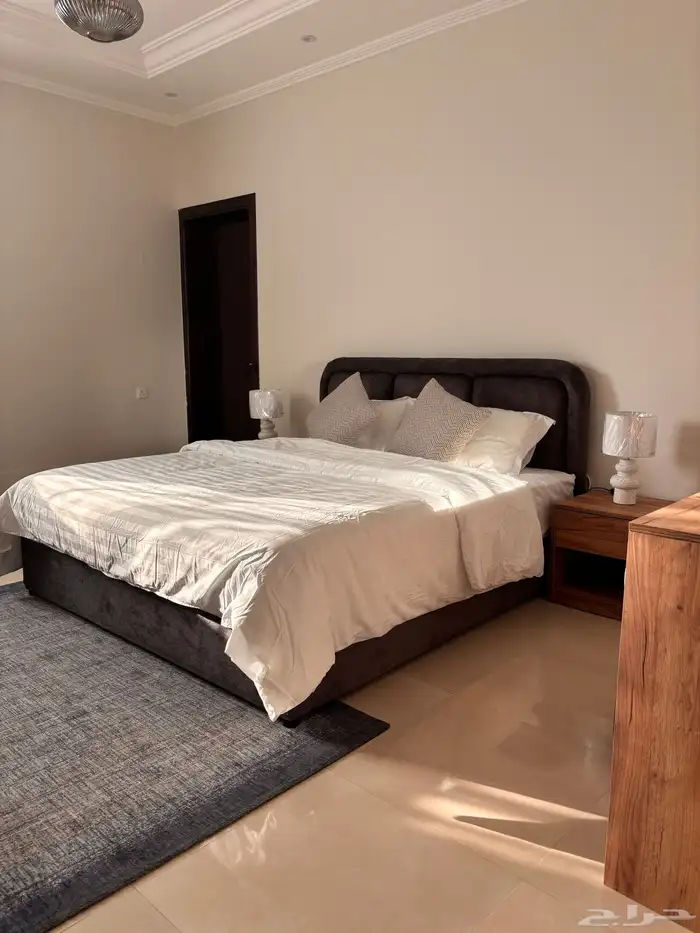 شقة مفروشة فاخرة وسط الباحة للإيجار الشهري 2