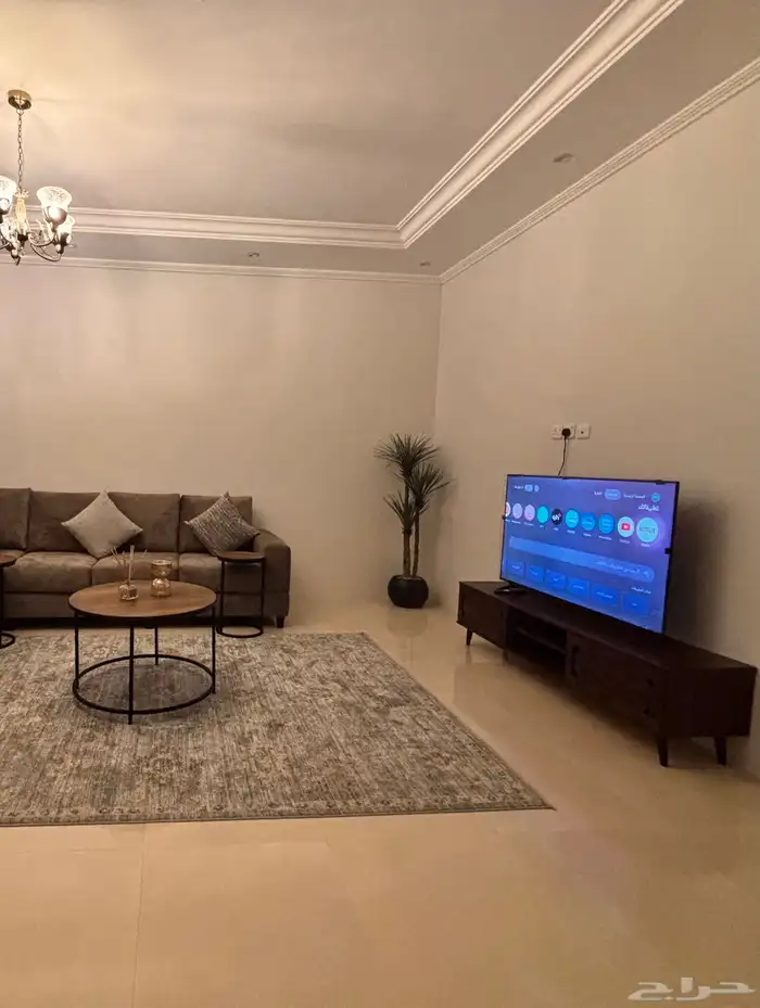 شقة مفروشة فاخرة وسط الباحة للإيجار الشهري 3