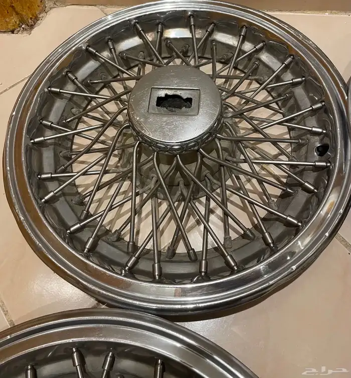 للبيع طيس سلك مع قواعدها اولدزموبيل موديل 80 حق بلدها 6