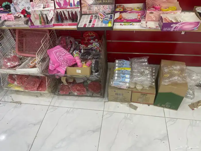 رفوف وبضاعه والمكيف 8