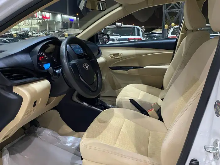 تويوتا يارس موديل 2022 استاندر 7