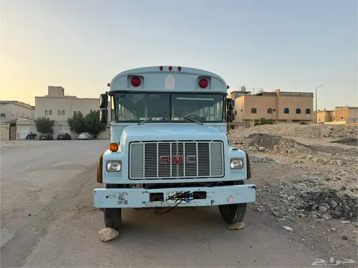 باص GMC 1