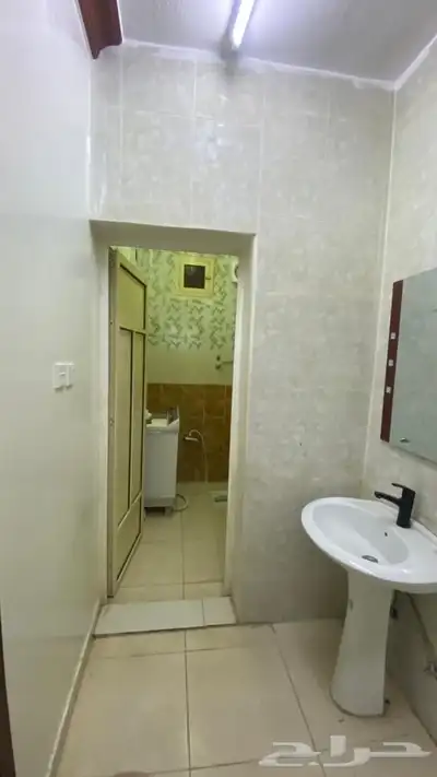 شقق عوايل دور ثالث مفروشة الذيبية حي ب 2