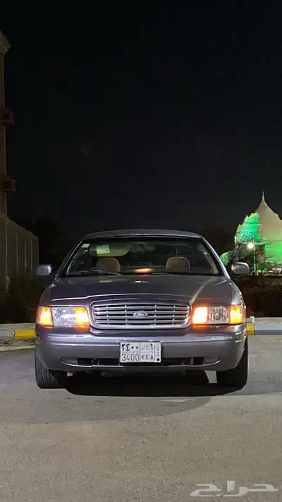 فورد كراون فكتوريا 2006 15