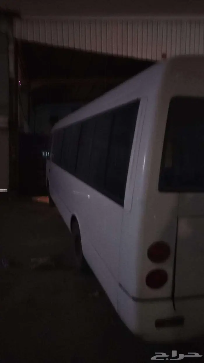 باص مستوبيشي للايجار بسواق 1