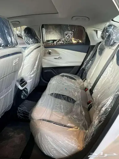 شيري اريزو 8 لاكجيرى - وكمفورت 2025 1