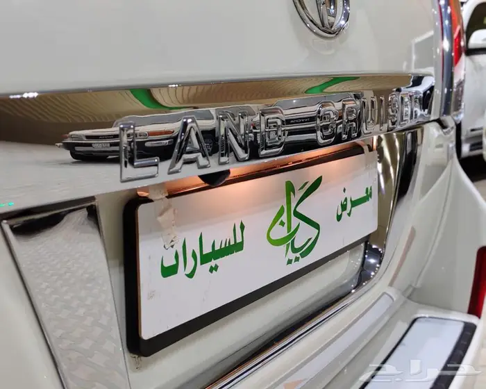 جيب لاندكروزر 2015 بريمي مخزن وكاله مالك واحد فل. 9