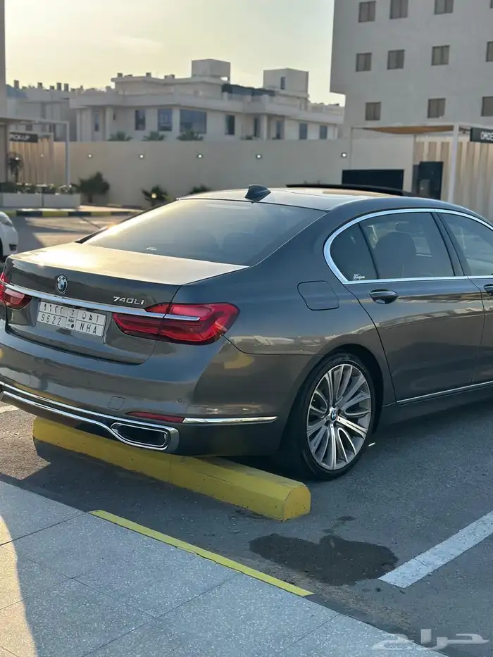 بي ام دبليو 740 4
