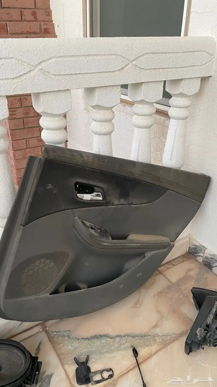 قطع بابين يمين امبالا 9