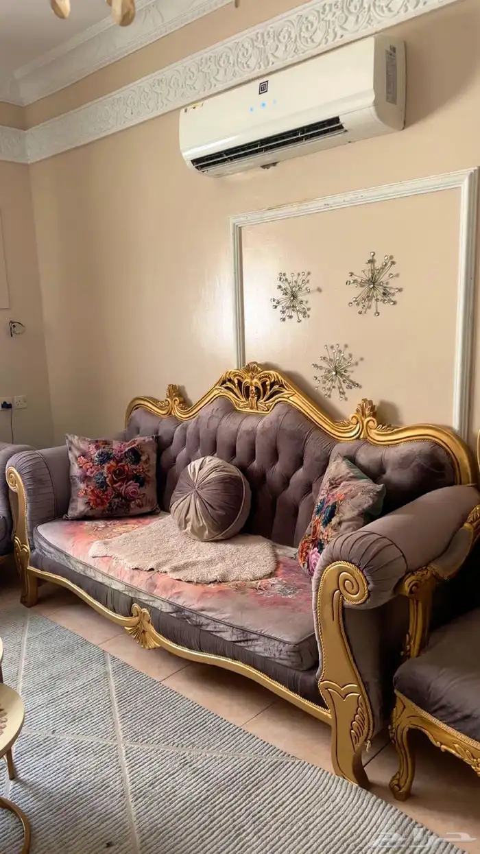 كنب ملكي فاخر للبيع 4