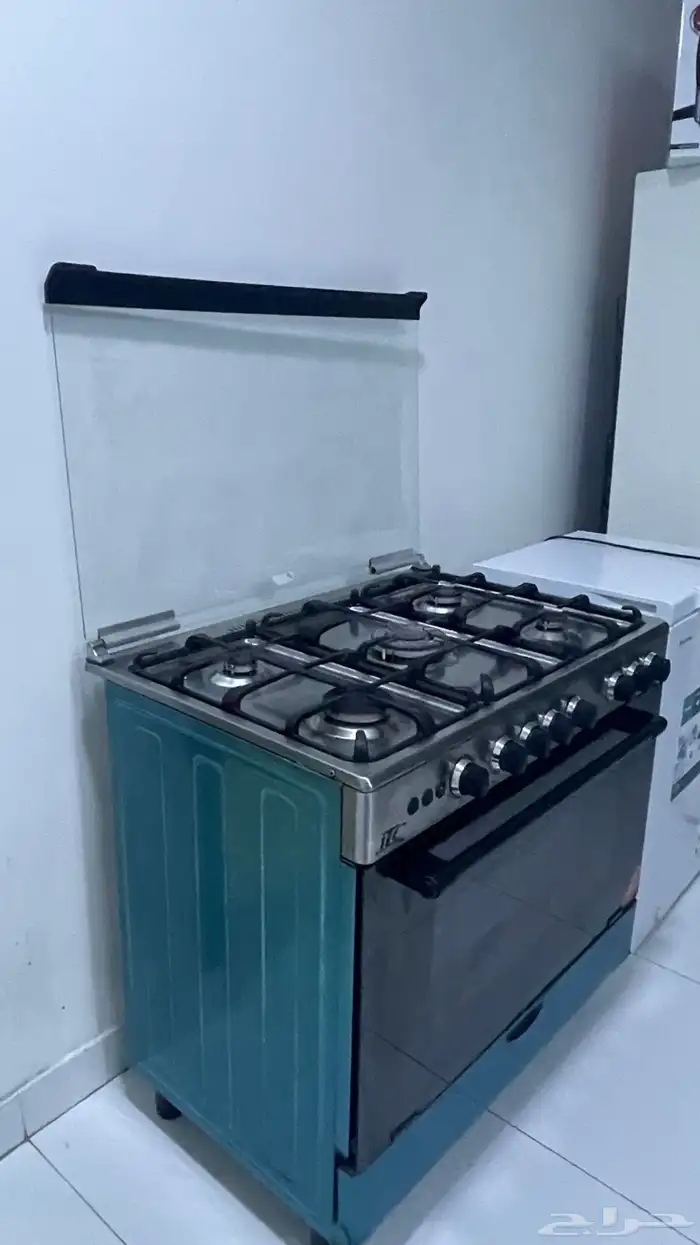 للبيع فرن وفليزر شبه جديده 1