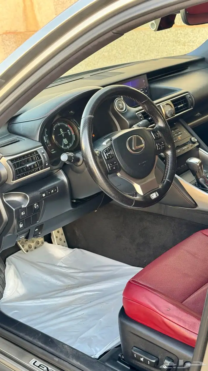 لكزس IS F SPORT 300 2018 13