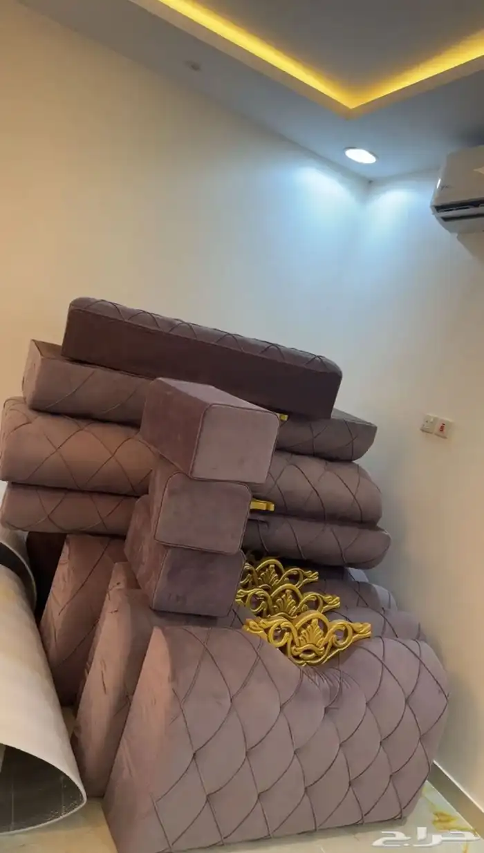 مساند للبيع مع ثلاث مراكي سعر البيع 150 0