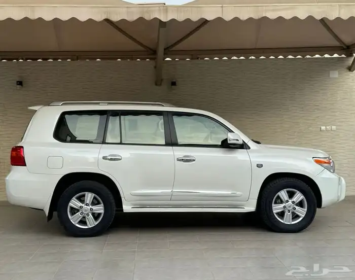 ((( مباع ))) لاندكروزر 2015 GXR (V8) 10