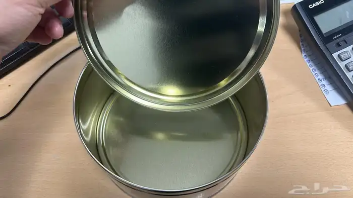 علب بسكويت وحلويات 1