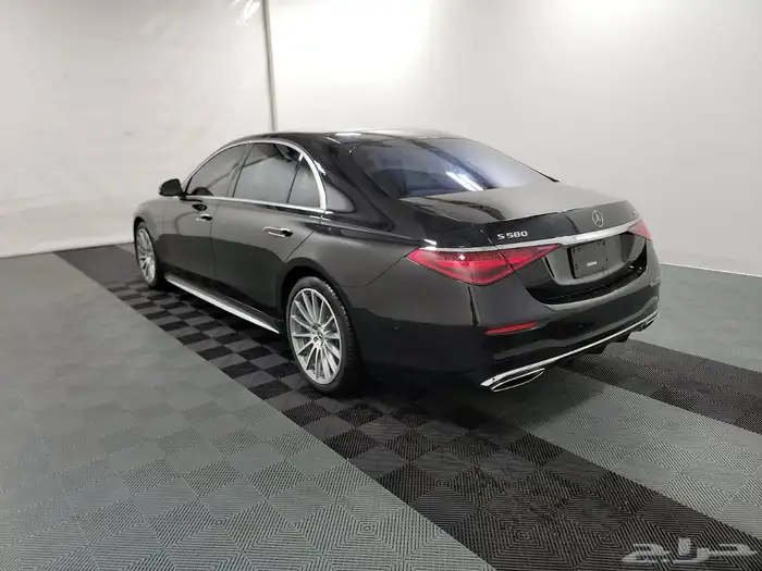 مرسيدس S580 فل كامل 2022 سعر خاص لون اسود ملكي 4