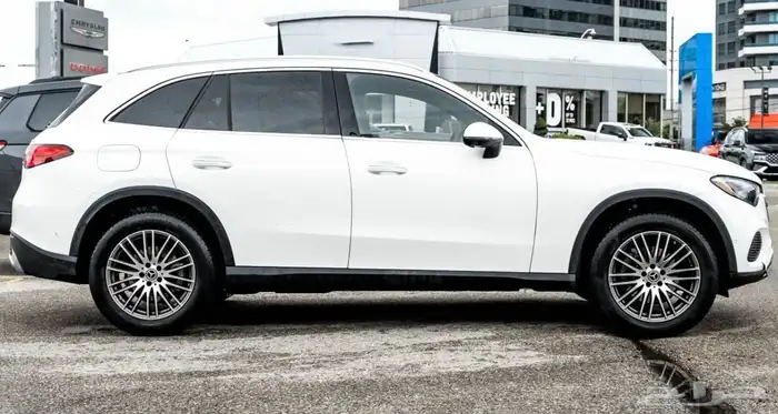 مرسيدس بنز GLC300 4 matic موديل 2024 2