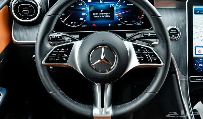 مرسيدس بنز GLC300 4 matic موديل 2024 8