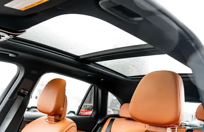 مرسيدس بنز GLC300 4 matic موديل 2024 6