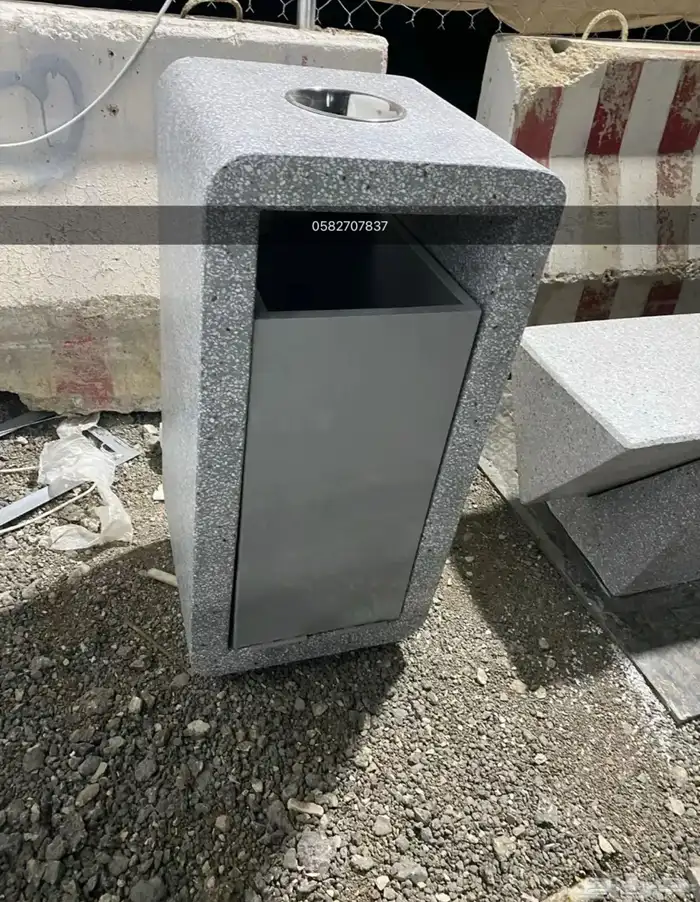 كراسي خرسانية وأحواض زهور 40