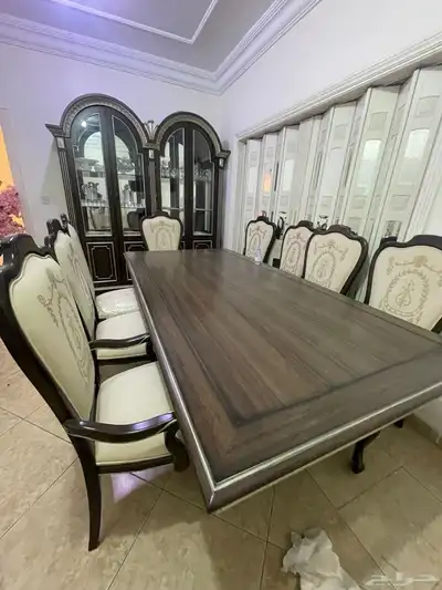 طاولة طعام مع الدولاب 0