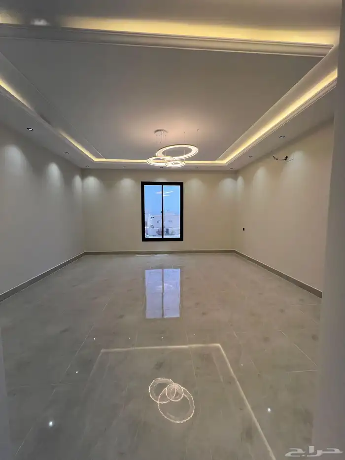 شقه علويه تشطيب مودرن للبيع بالمحاله بابها 4